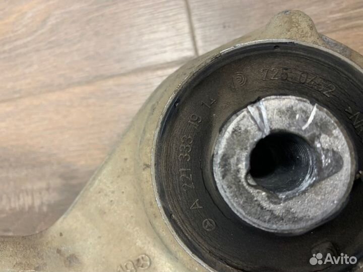 Рычаг передний левый Mercedes S 500 4Matic W221