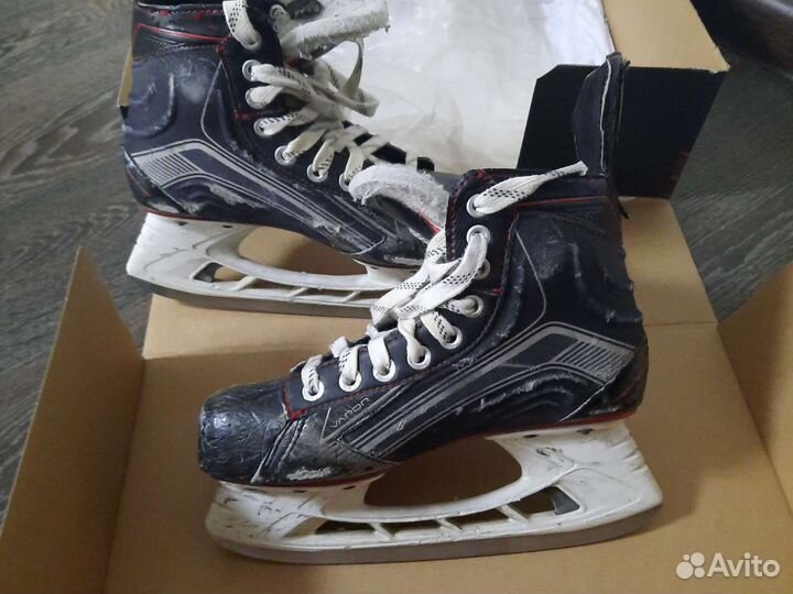 Коньки хоккейные