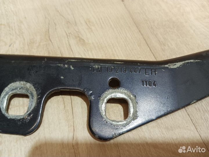 Петли капота Opel Astra H