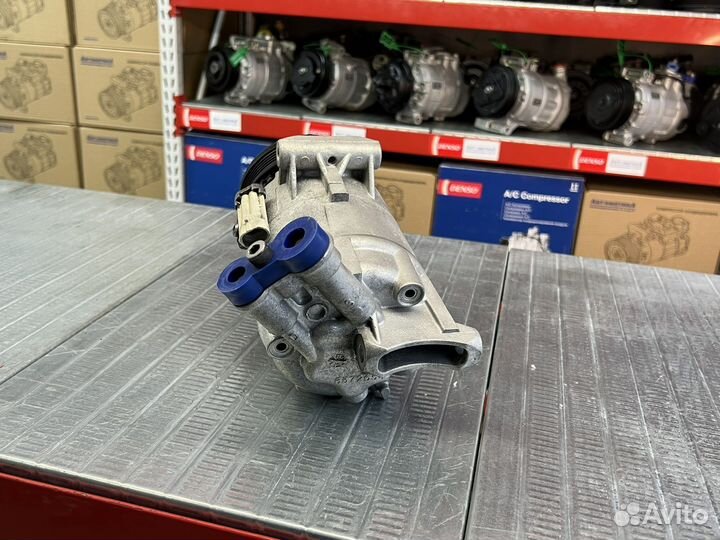 Компрессор кондиционера Opel Astra j