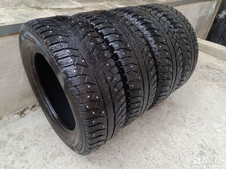 Firestone Ice Cruiser 7 215/65 R16