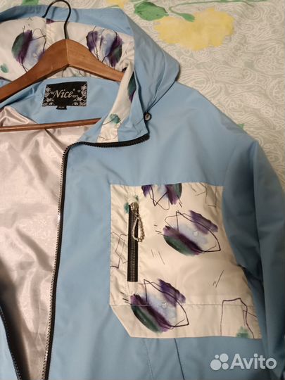 Женская ветровка небесного цвета