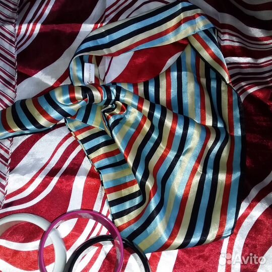 Два платка Полоски и браслеты