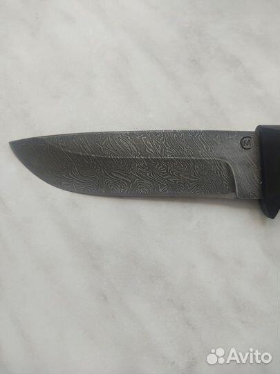 Нож из дамасской стали