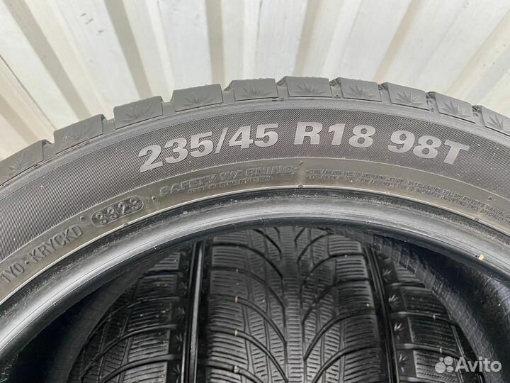 Kumho WinterCraft Ice Wi51 235/45 R18