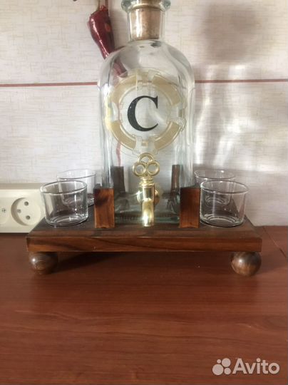 Графин с рюмками