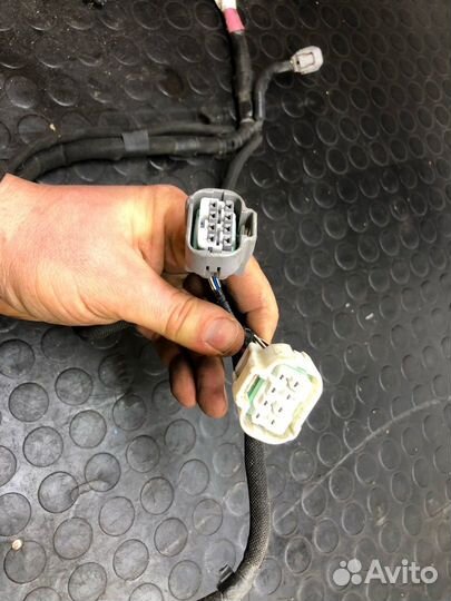 Проводка борта багажника Lexus LX 570