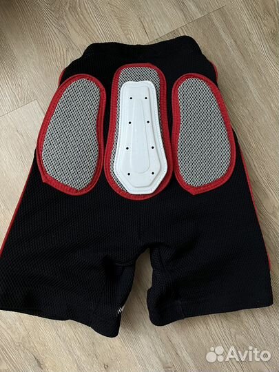 Защитные шорты Nidecker