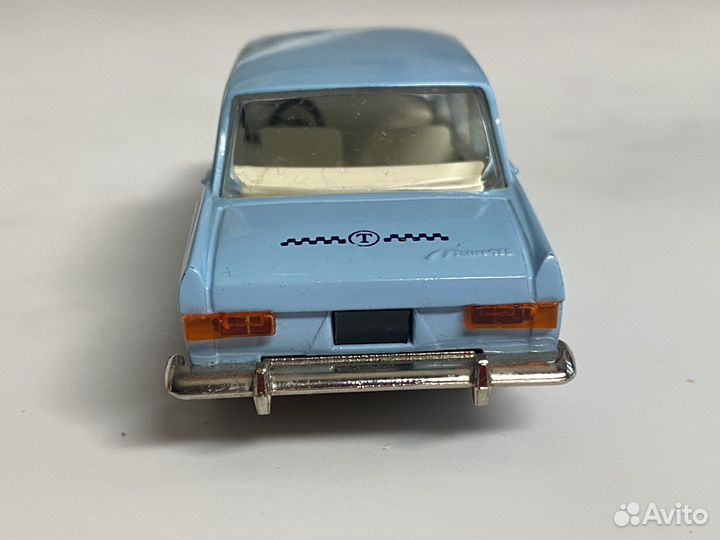 Модель автомобиля Москвич 412 модель А2 такси