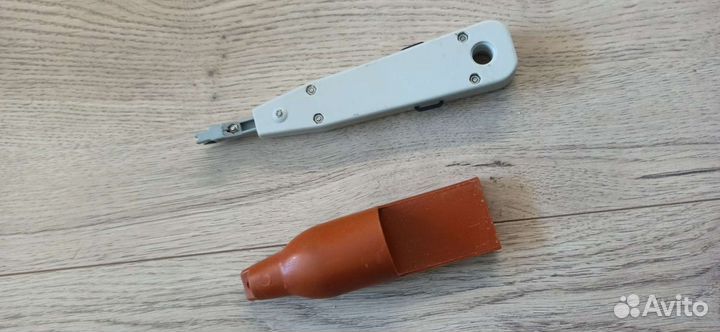 Инструмент для заделки витой пары кроса