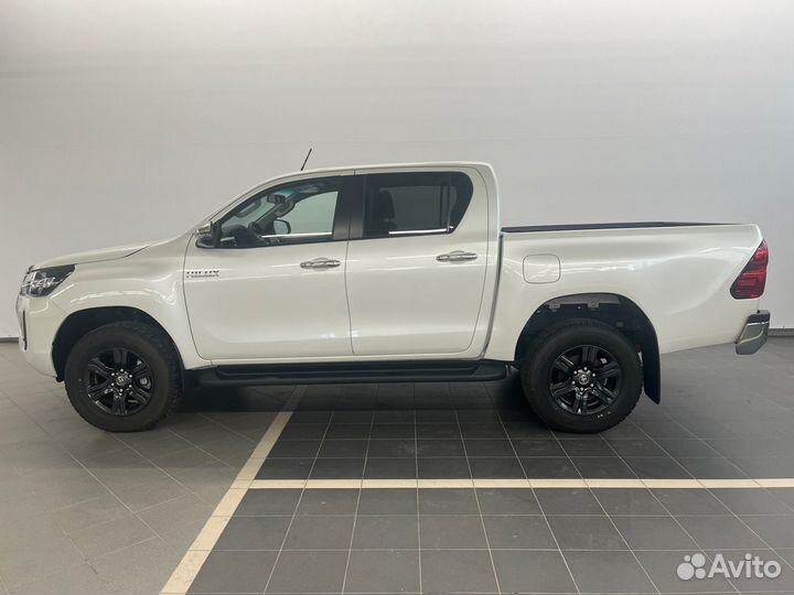 Toyota Hilux 2.8 AT, 2022