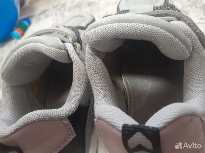 Кроссовки для девочки