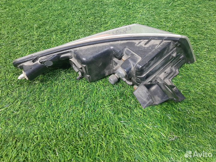 Фонарь правый на Honda Civic 8
