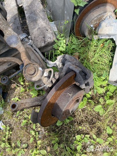 Передний подрамник Volkswagen Transporter T4