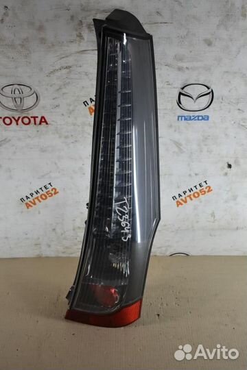 Фонарь задний правый Mitsubishi Grandis 1