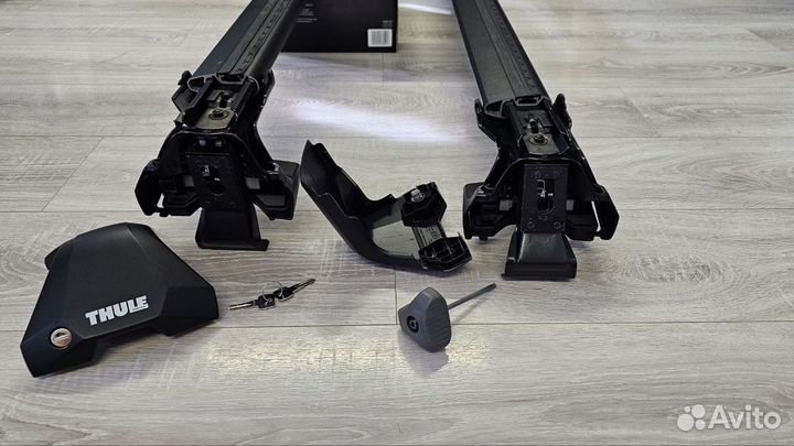 Комплект поперечин Thule на Toyota Camry 70
