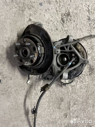 Кулак задний в сборе lexus is 250 gs 300