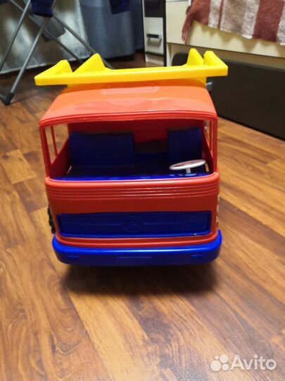 Игрушка самосвал большой