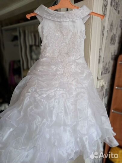 Платье праздничное