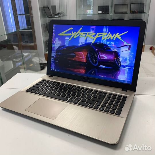 Игровой ноутбук Asus (Core i3-6th/ 8gb ram/ 920M)