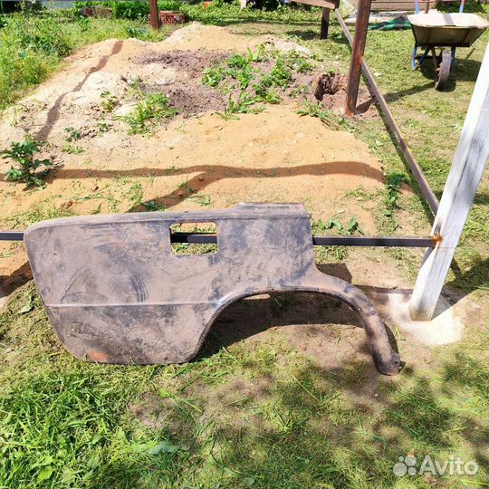 Заднее крыло ваз 2103-2106 советское