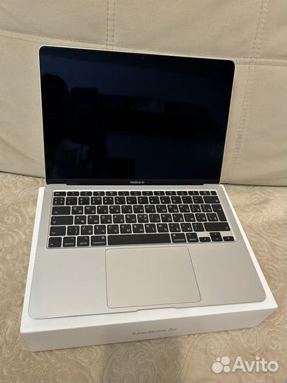 Apple MacBook Air 13 2020 8/256Gb (Silver)