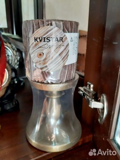 Подсвечники со свечой