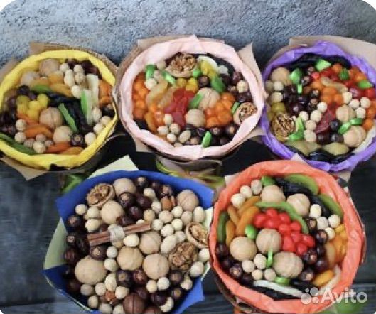 Сладкие букеты из конфет и сухофруктов