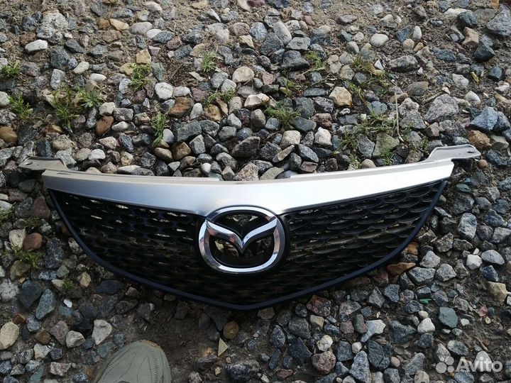 Решетка радиатора mazda 3 bk седан
