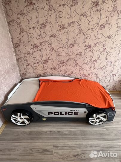 Детская кровать машина