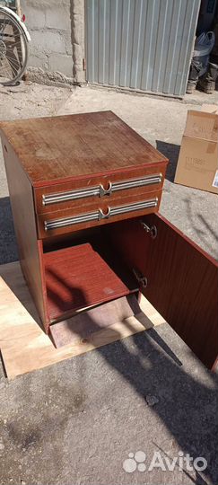 Тумбочка от гарнитура 