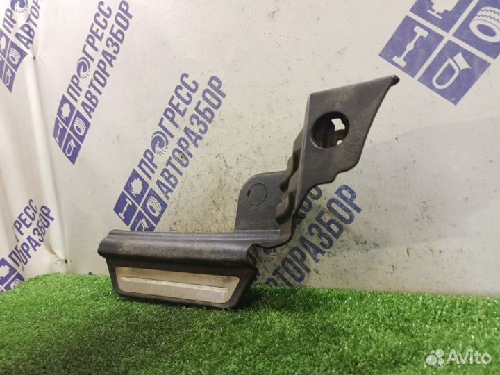 Накладка порога задняя левая Hyundai Terracan