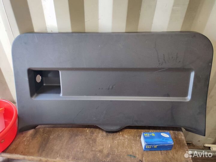 Обшивка двери багажника задняя Suzuki Grand Vitara
