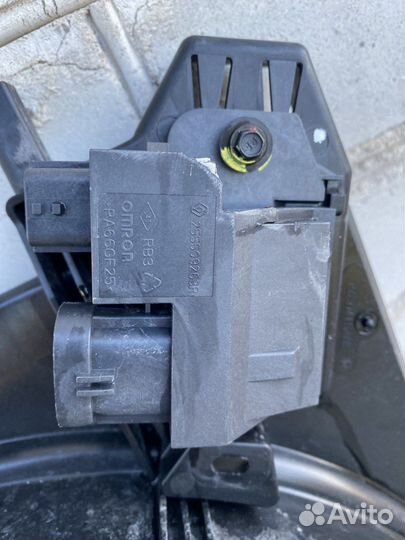 Вентилятор диффузор охлаждения и резистор renault