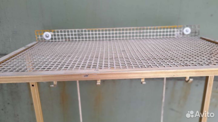 Вешалка настенная металлическая