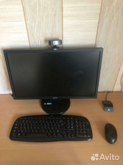 Монитор Acer 22 дюйма с видеокамерой HP + микрофон
