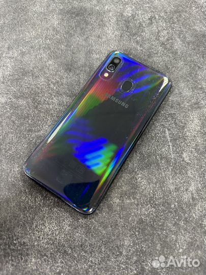Samsung A40 (4/64Gb)