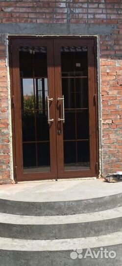 Пластиковая дверь