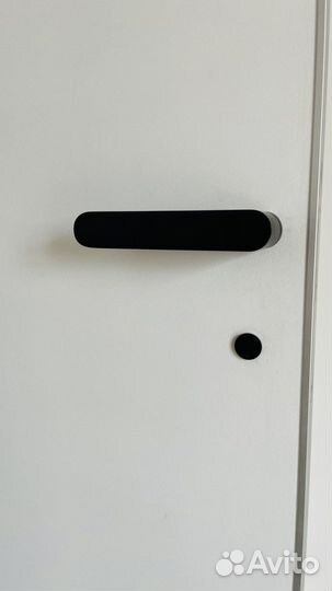 Дверные ручки для дверей невидимок