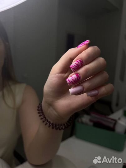 Мастер маникюра и педикюра