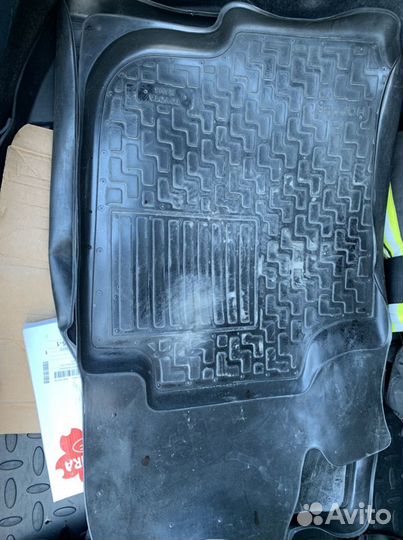 Автополики Toyota Rav-4