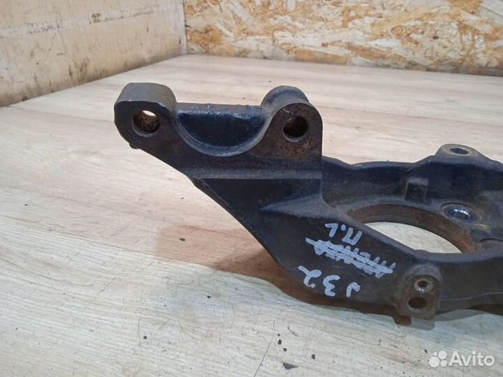 Кулак поворотный передний левый Nissan Teana J32