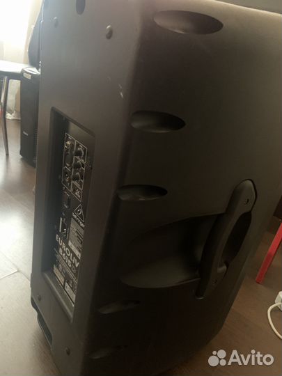 Колонка активная Behringer Eurolive B615D активная