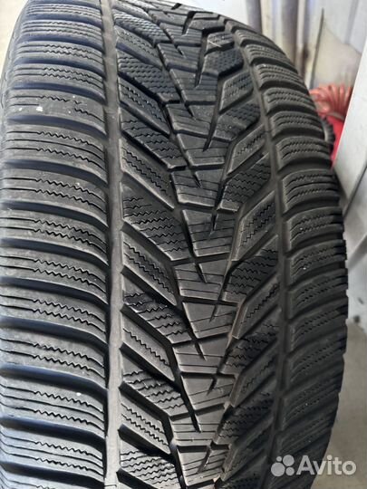 Hankook Winter I'Cept Evo 3 X W330A 285/45 R20 112V