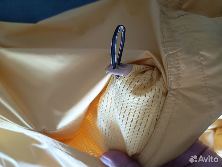 Ветровка женская S Reebok желтая