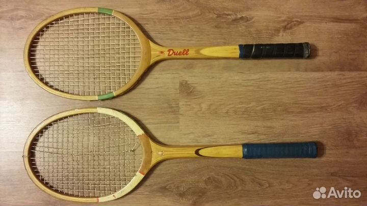 Теннисная ракетка