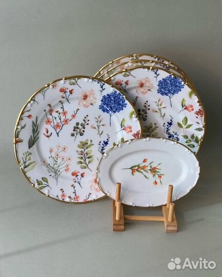 Набор столовой посуды для завтрака/листай