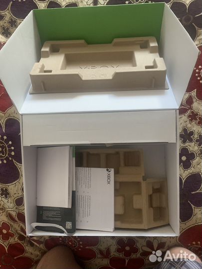 Xbox series s с 2 геймпадами