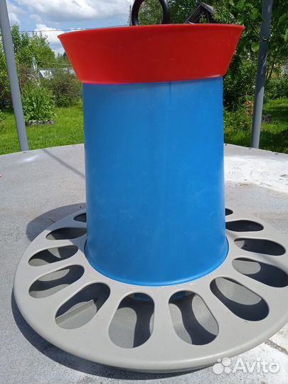 Бункерная кормушка для кур