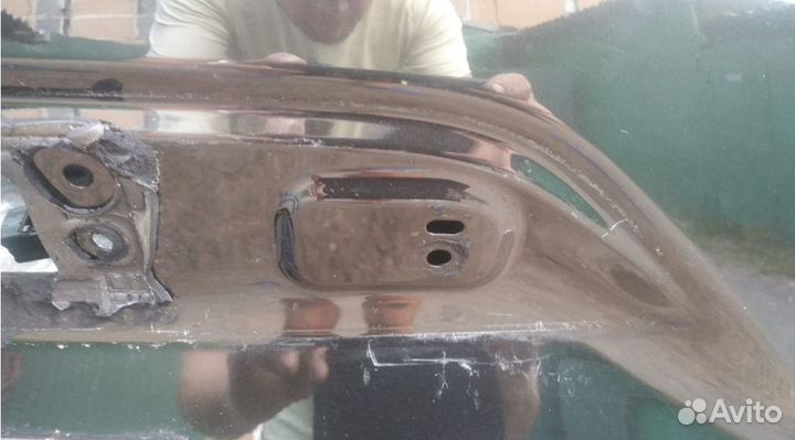 Уплотнитель молдинга крышки багажника Рено Дастер